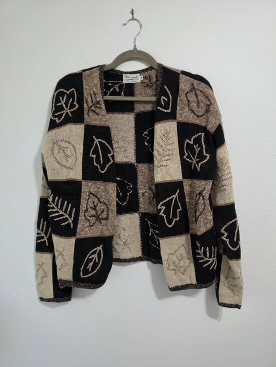 Vintage Sweaters - 134. Vintage Fall-themed Button Up Cardigan
